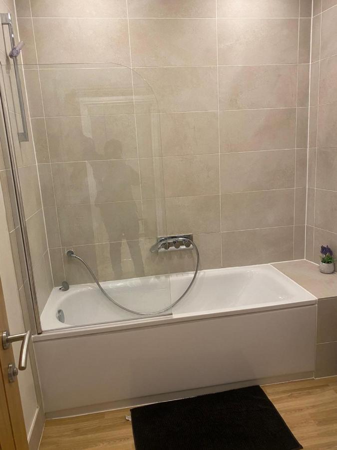 I&J Suites ลอนดอน ภายนอก รูปภาพ